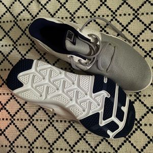 New Nike men running shoes